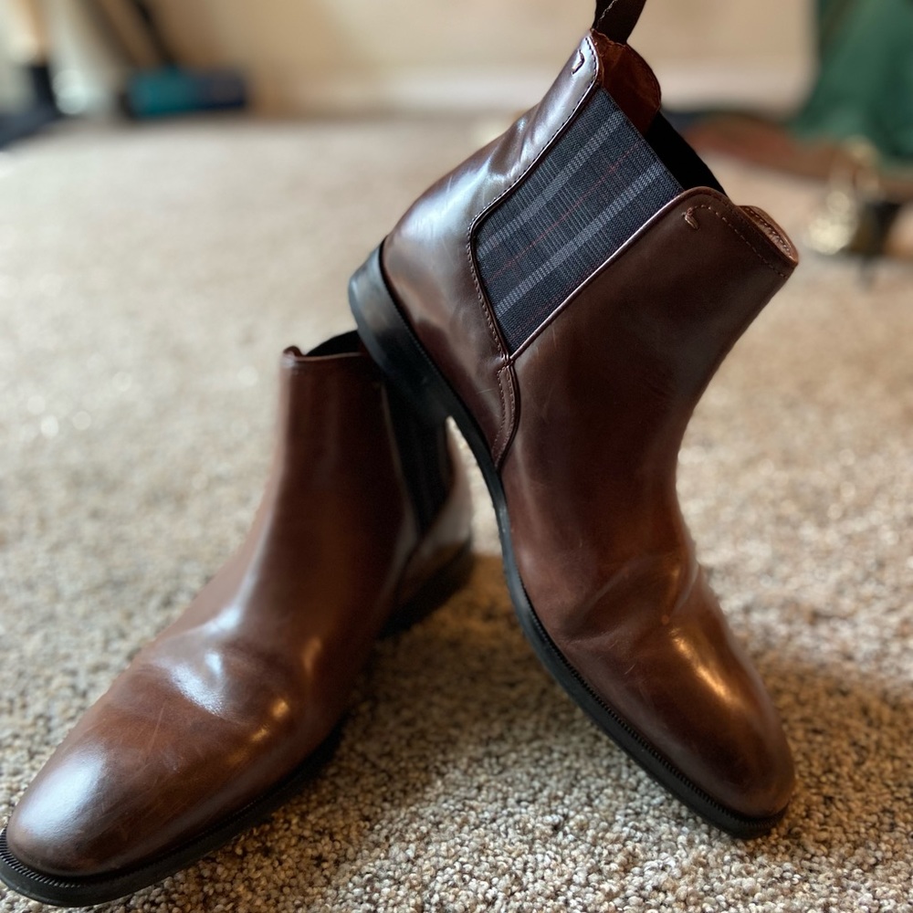 Florsheim Chelsea boot genuine leather size 8.5M